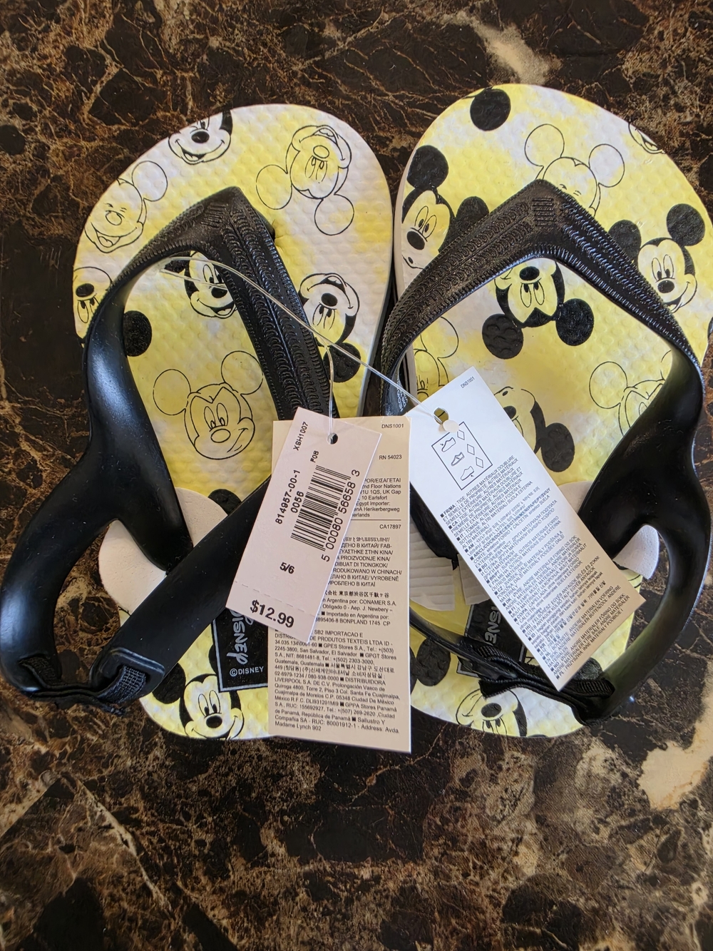 🔥 NWT Disney Mickey Mouse Yellow & Black Sandals with Back Strap (Size: 5/6)